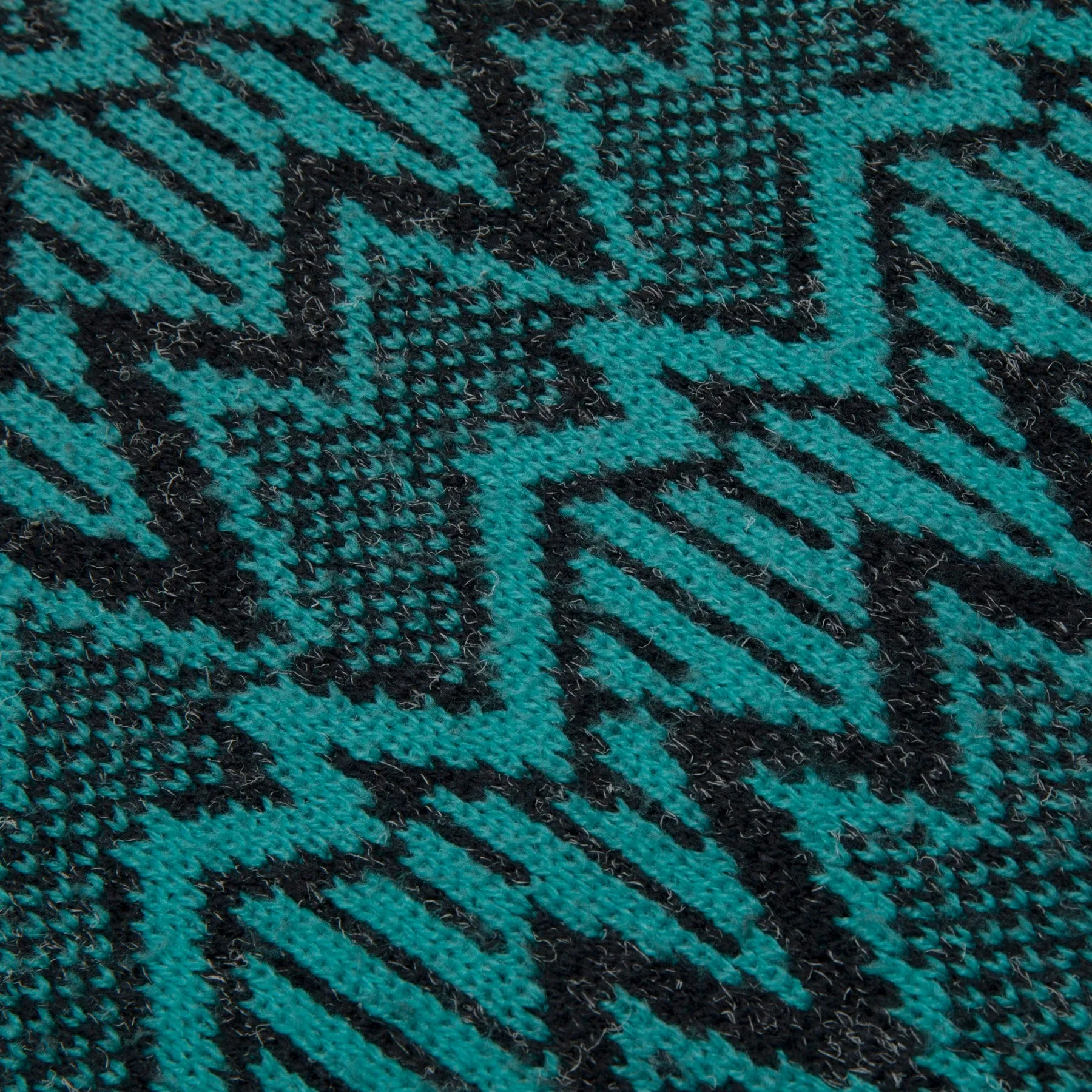 90s ZigZag Motif Jacquard Worsted Spun Yarn Boxy Jumper