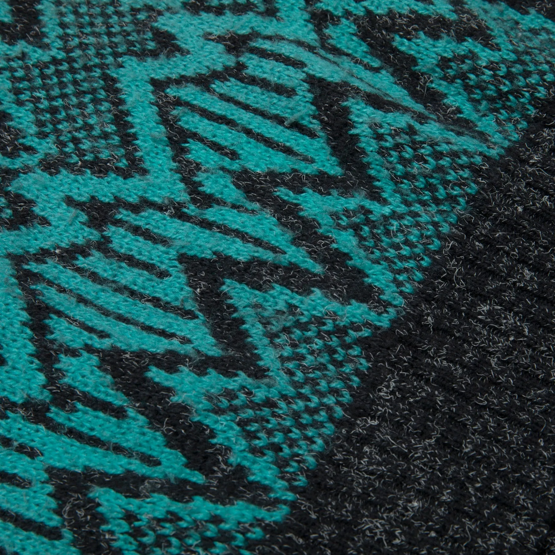 90s ZigZag Motif Jacquard Worsted Spun Yarn Boxy Jumper