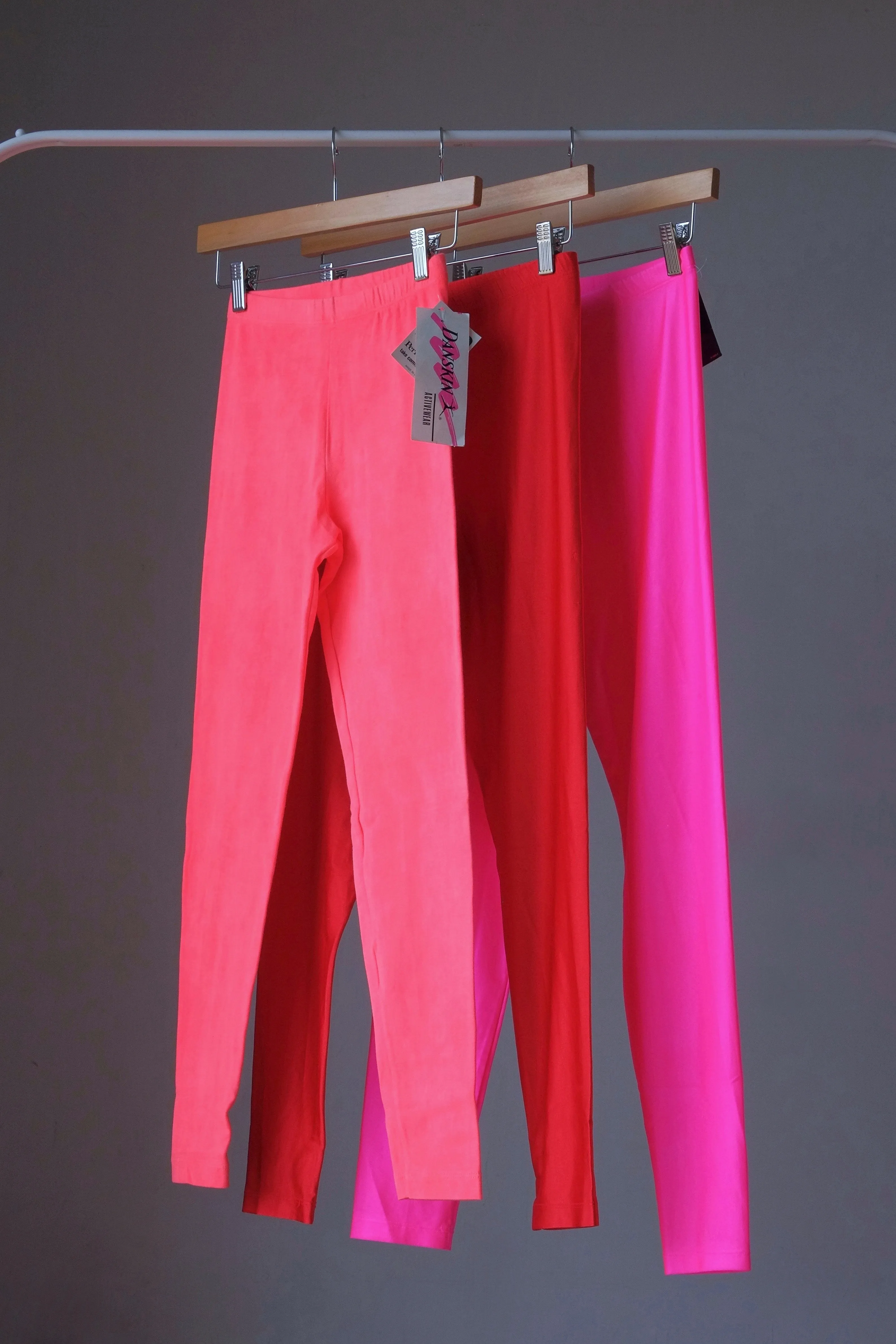DANSKIN Neon 90s Leggings