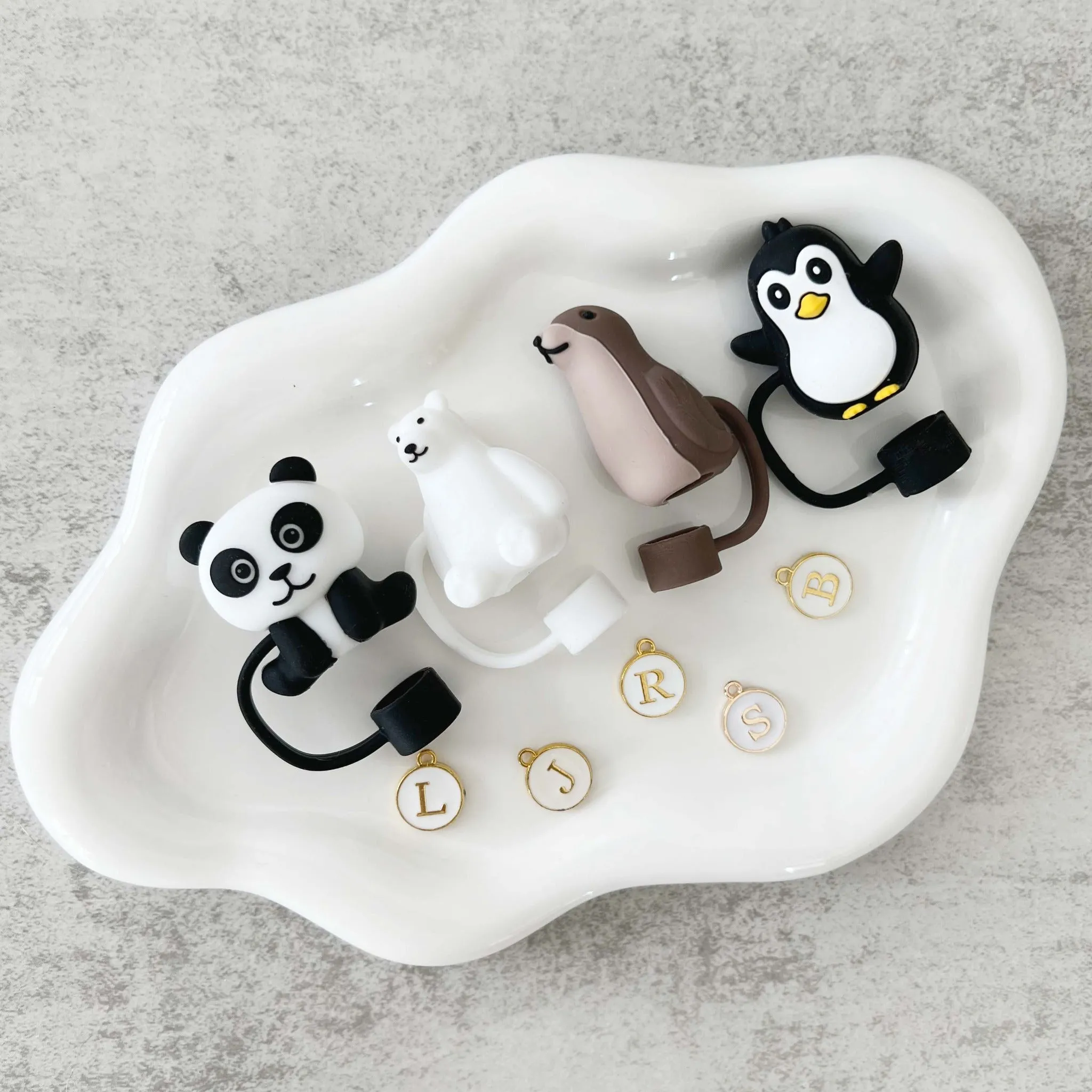 Straw Cover Animals